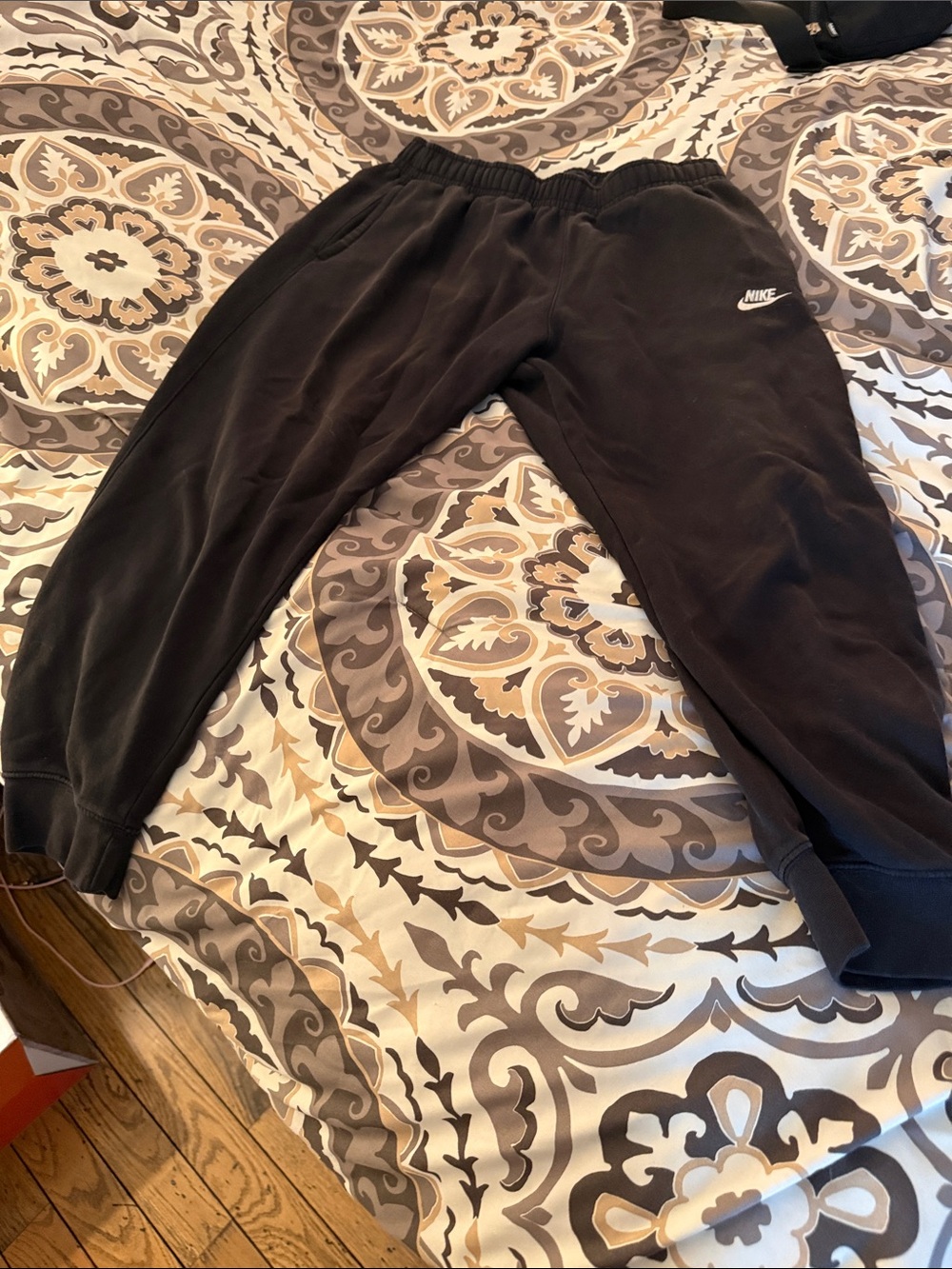 Women short leg - Black Nike Jogger Sweatpants